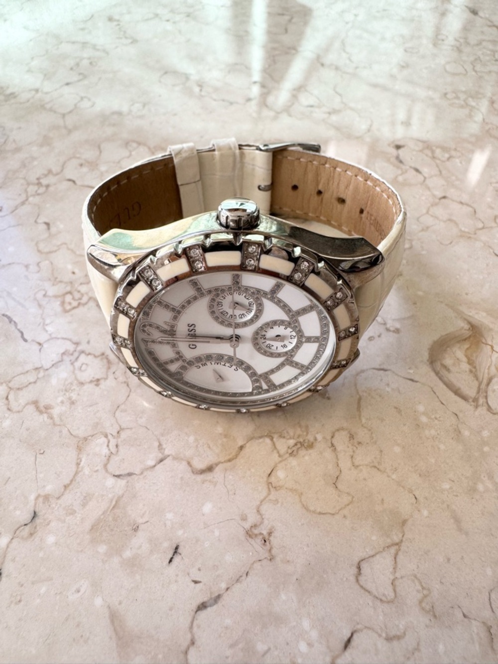 GUESS Women's White Cream Silver Watch - Picture 4 of 9